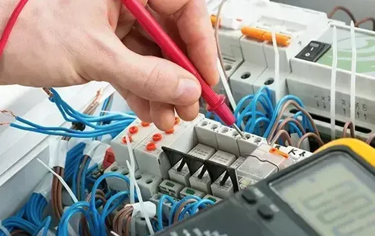 Professional electrician in North Kensington